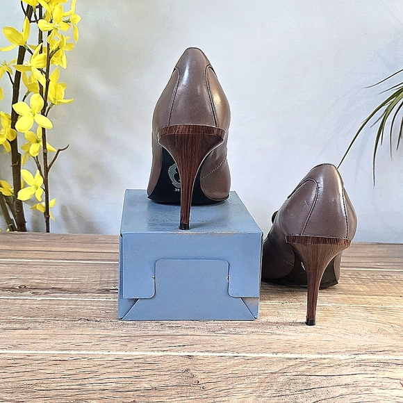 724 Tahari Shannon Peep Toe Womens Leather Shoes Pumps Stiletto Heels Tan Sz 6 - Picture 4 of 9